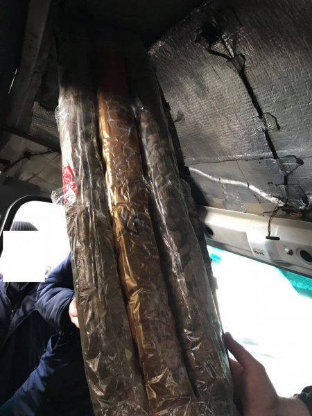 На границе с Польшей задержали более 100 килограммов янтаря