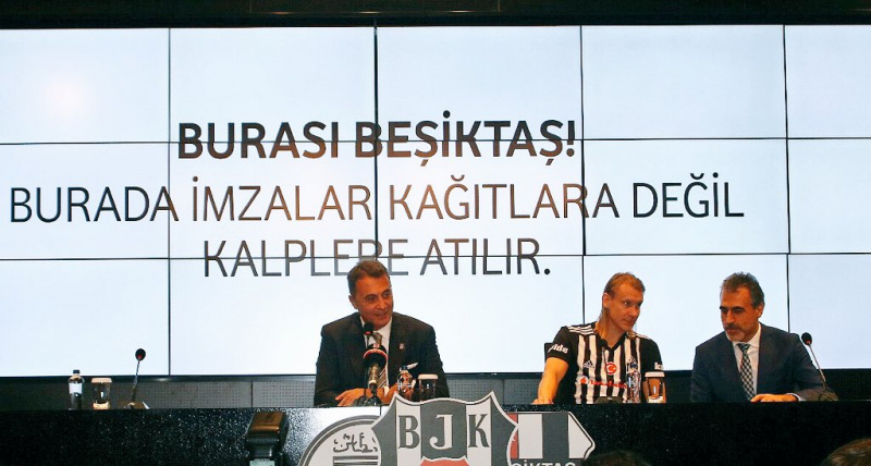 Вида подписал контракт с &quot;Бешикташем&quot;