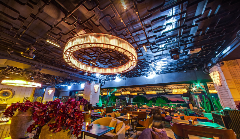 Сколько &quot;Слуги народа&quot; планируют потратить на новогоднем корпоративе: названы суммы