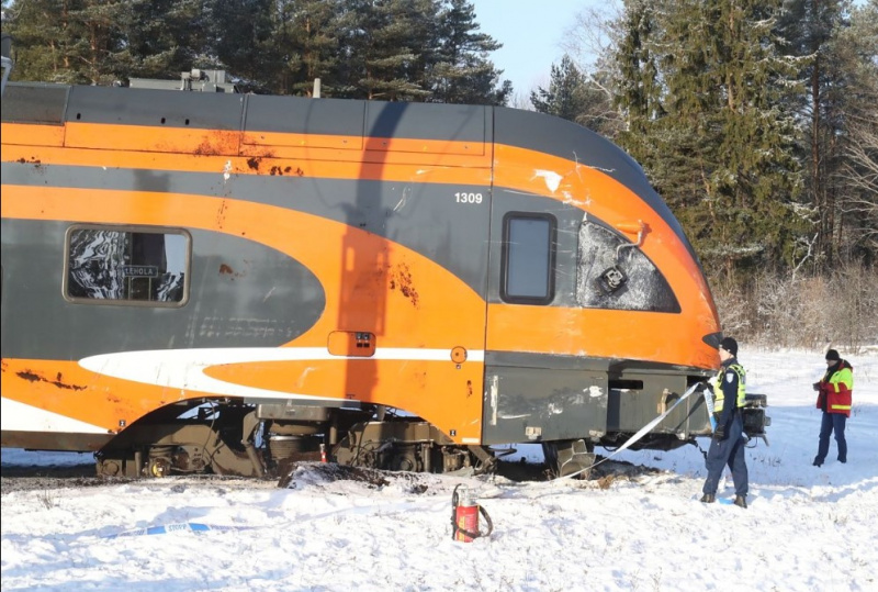В Естонії поїзд врізався у вантажівку, постраждали 9 осіб