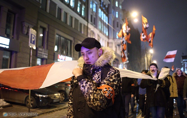 В Киеве прошел марш в честь погибшего на Майдане Жизневского (фоторепортаж)