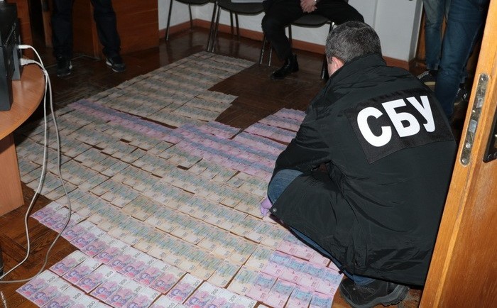 У Харківській області СБУ викрила на хабарі підполковника поліції