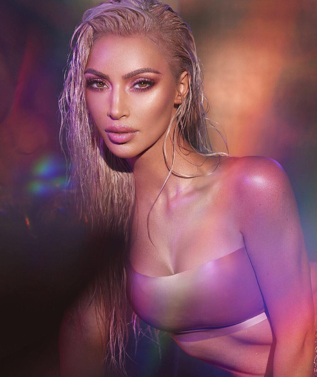 Роковая блондинка: Ким Кардашьян удивила кардинальной сменой образа