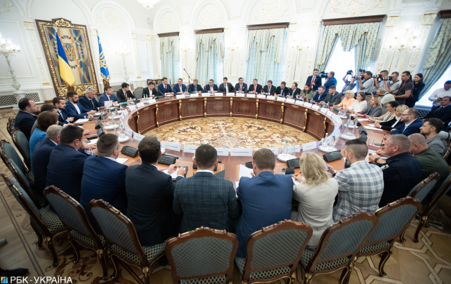 Великі плани: що Володимир Зеленський доручив зробити Раді та новому Кабміну