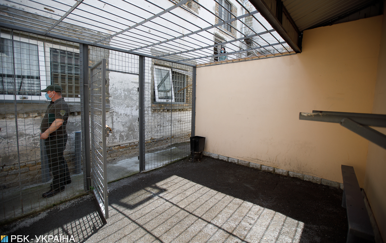 Сидеть с комфортом: как выглядят и работают платные камеры в Лукьяновском СИЗО