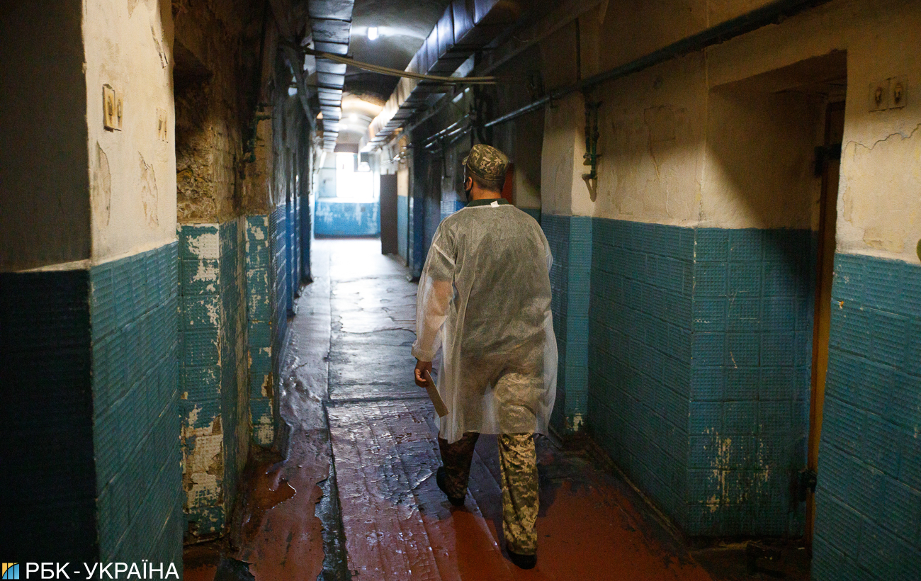 Сидеть с комфортом: как выглядят и работают платные камеры в Лукьяновском СИЗО