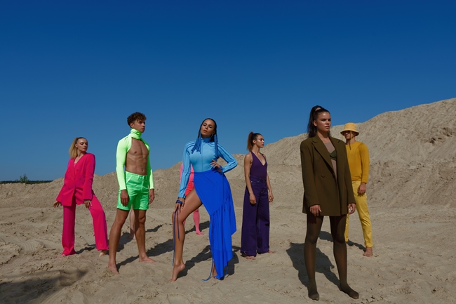 No Komments: Настя Каменских представила первый сольный альбом и яркий клип (видео)