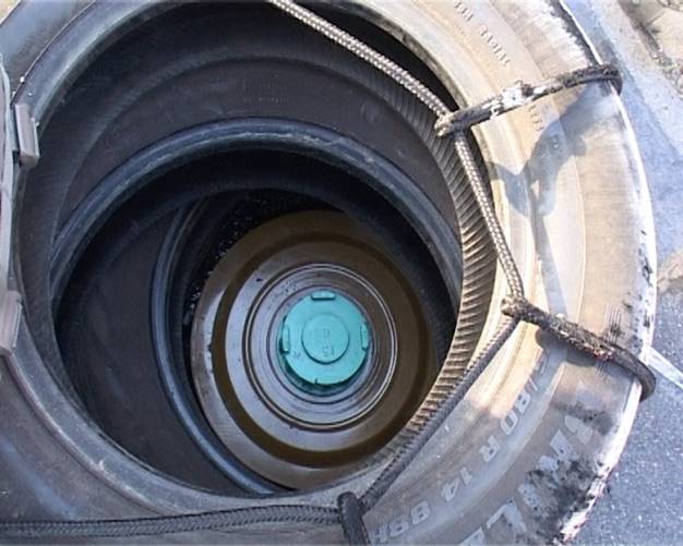 С места изъяли шины