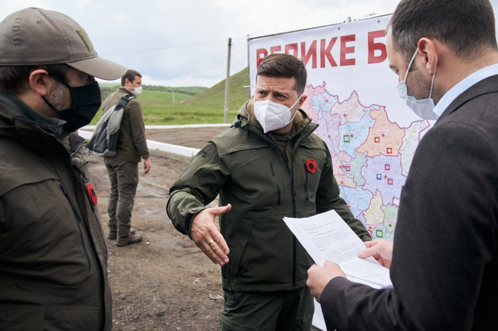 Дорогу Станиця Луганська - Сєвєродонецьк за програмою президента відремонтують за 3 місяці, - Голик