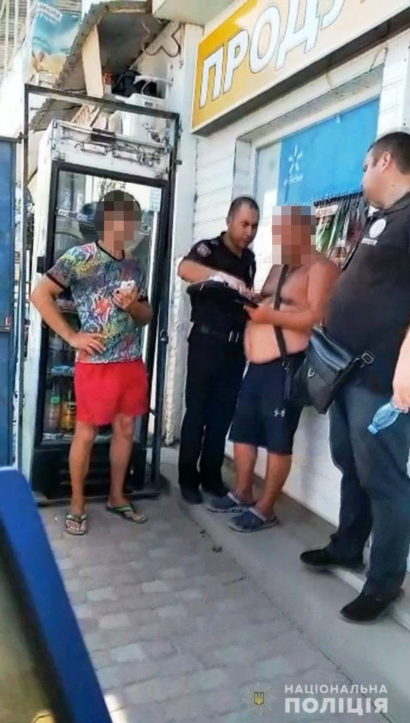 Під Одесою злісні самогонники напали на поліцейських: усі подробиці