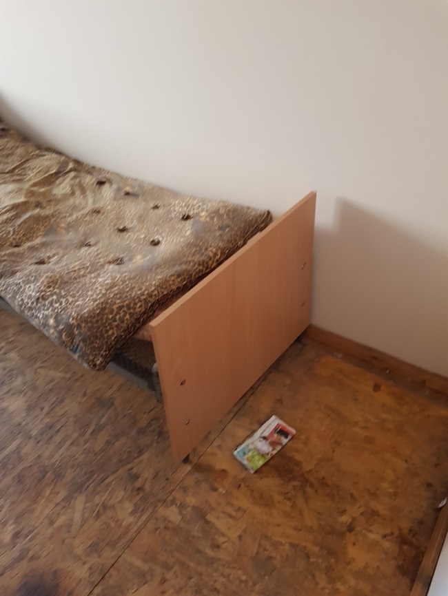 Вонь, тараканы и холод: украинцев на обсервации заставляют выживать