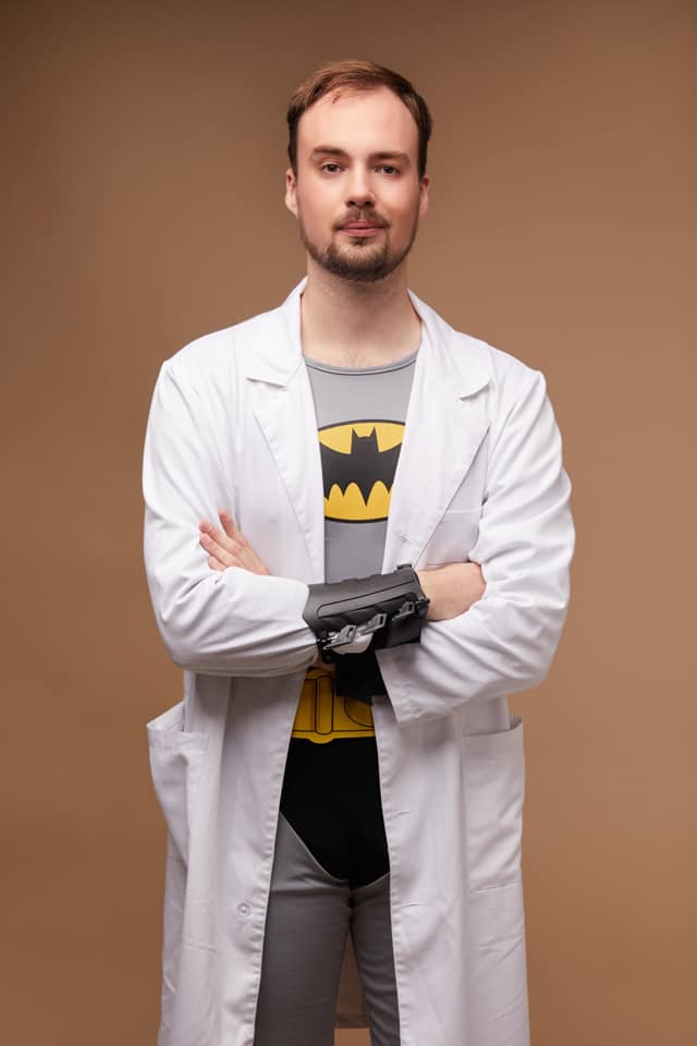 Украинские медики стали супергероями: как они выглядят