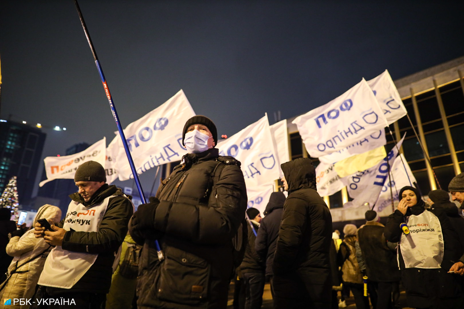 &quot;Квартал 95&quot; снимает новогоднее шоу в окружении Нацгвардии: при чем тут ФОПы