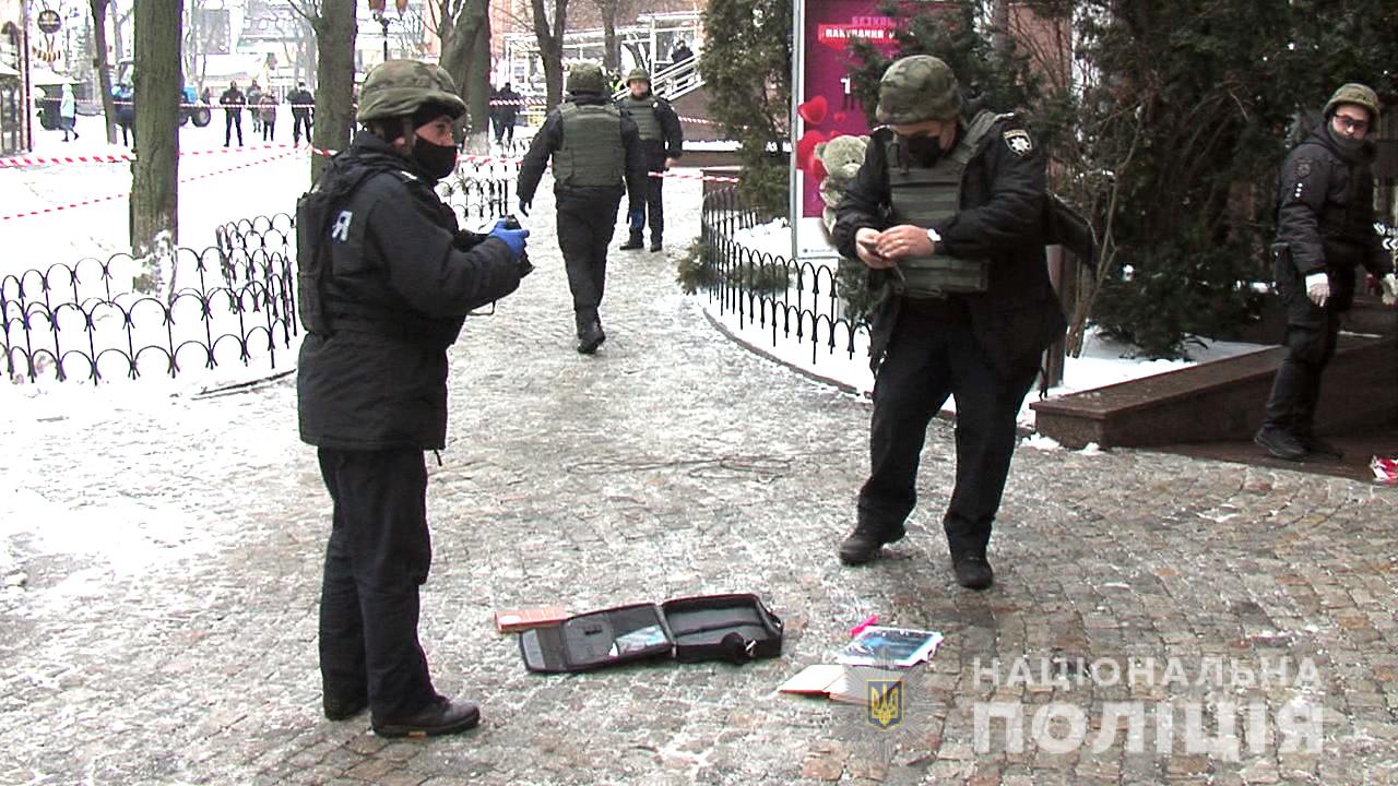 В Виннице мужчина угрожал взорвать взрывчатку в магазине сладостей