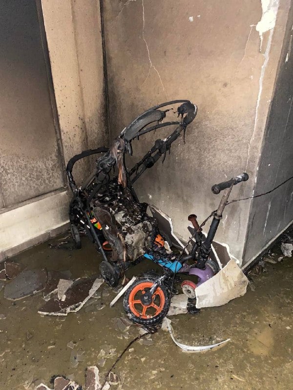 У Києві горів елітний ЖК: рятувальники не змогли під'їхати через припарковані авто