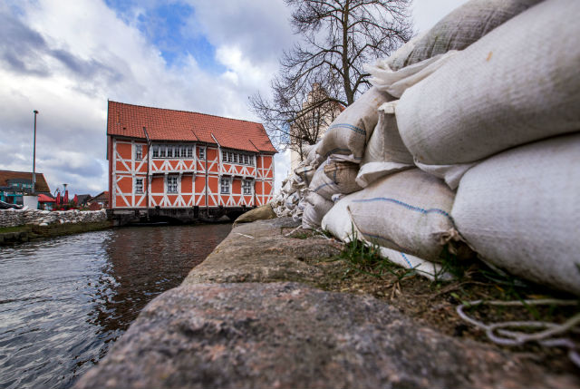 На севере Германии объявлено чрезвычайное положение из-за урагана