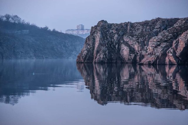 Фотограф показав містичний світанок над Хортицею: таким острів ще не бачили
