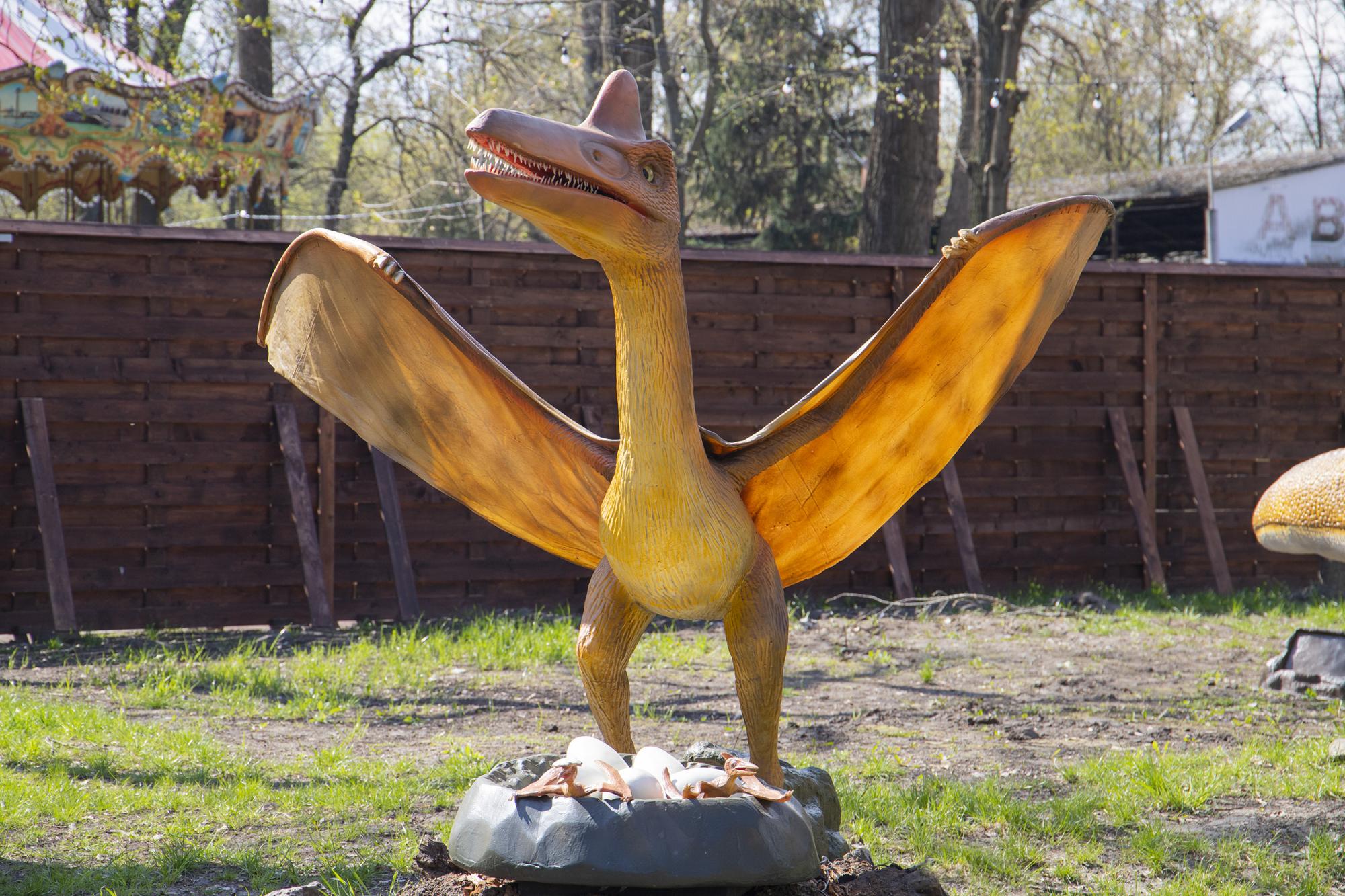 У Києві з'явиться найбільший парк з динозаврами в Україні: названа дата відкриття