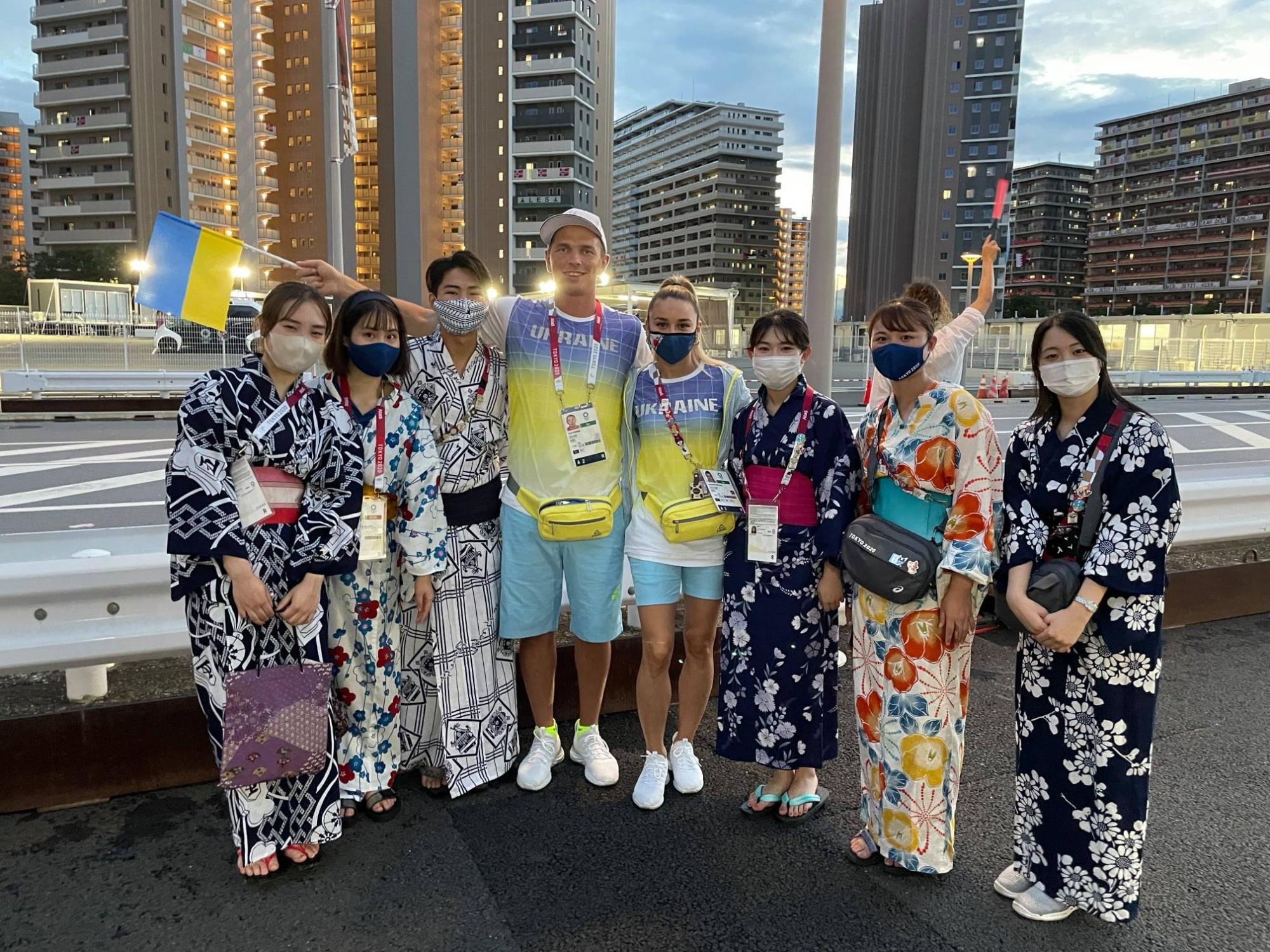 Украинские спортсмены приняли участие в церемонии закрытия Олимпиады 2020: яркие фото из Токио