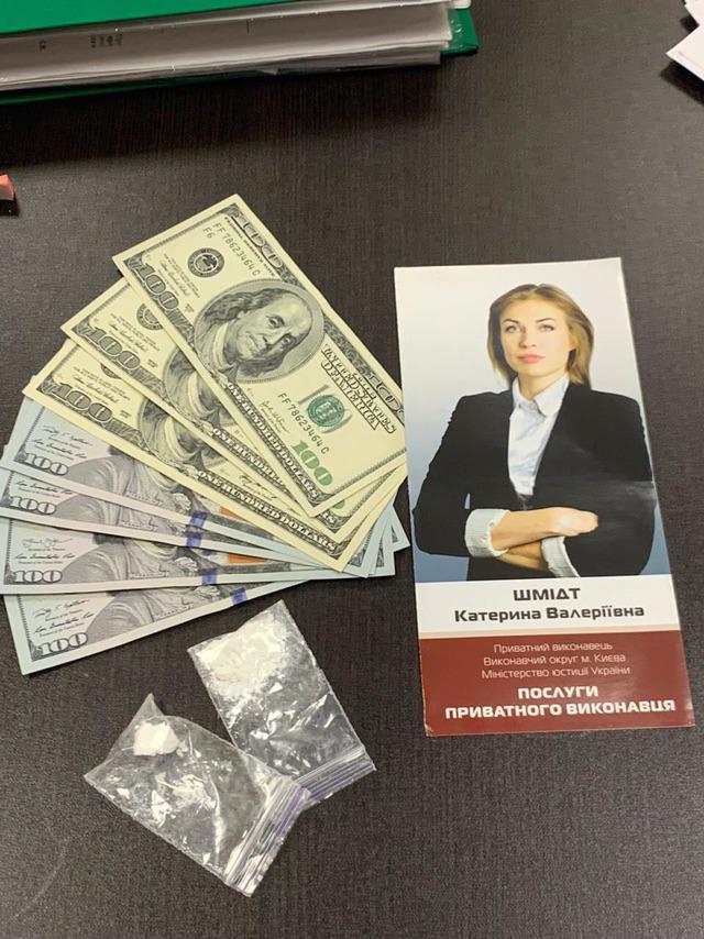 У Києві на хабарі піймали приватного виконавця Катерину Шмідт