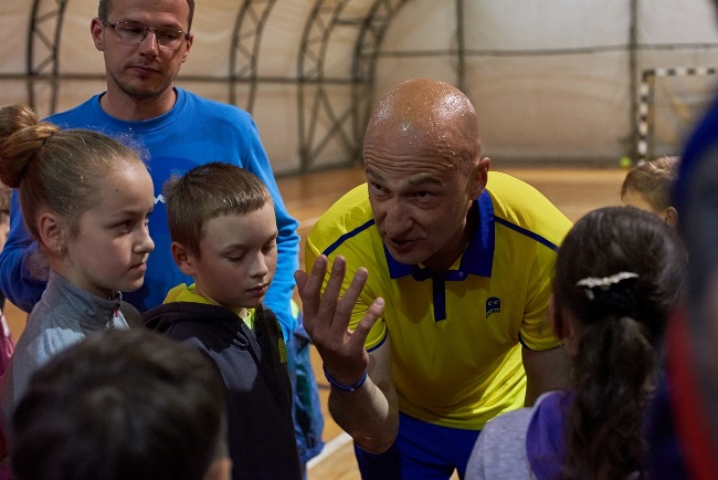 Как корпорация "РИЕЛ" и Ростислав Мельник возрождают детский теннис в Украине