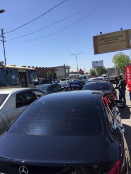 Протестувальники у Вірменії перекрили дорогу в столичний аеропорт &quot;Звартноц&quot;