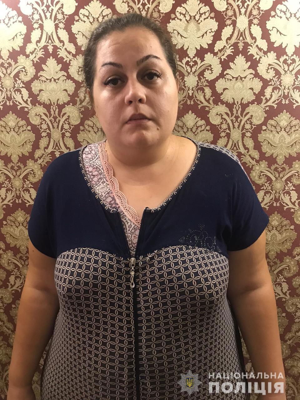 Аферистки &quot;зняли пристріт&quot; з українки майже за мільйон: поліція просить про допомогу