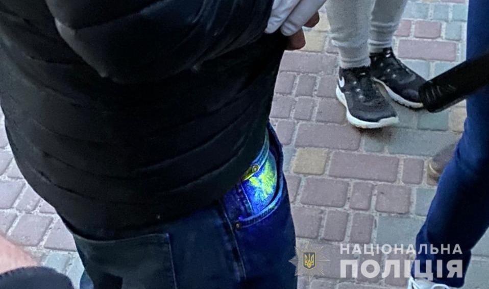 В Одессе "коп" решил стать содержанцем веб-модели и прославился на всю страну