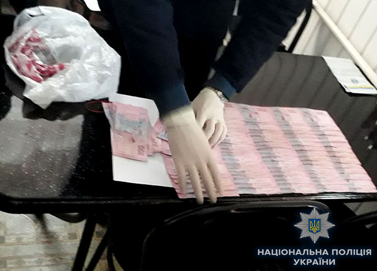 Полиция провела рейд против взяточников в нескольких областях Украины