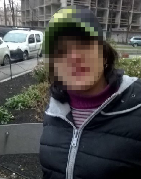 В Киеве возле станции метро мужчина получил ранение ножом