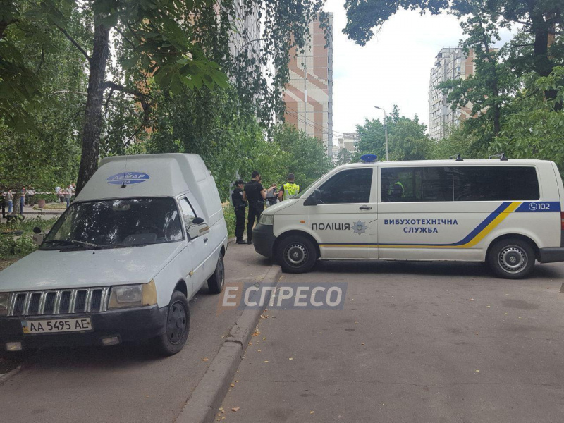 Через вибух машини в Києві постраждали четверо дітей