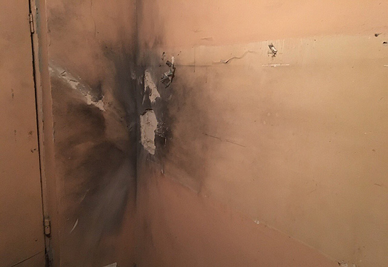 У Києві в багатоповерховому будинку прогримів вибух, є постраждалий