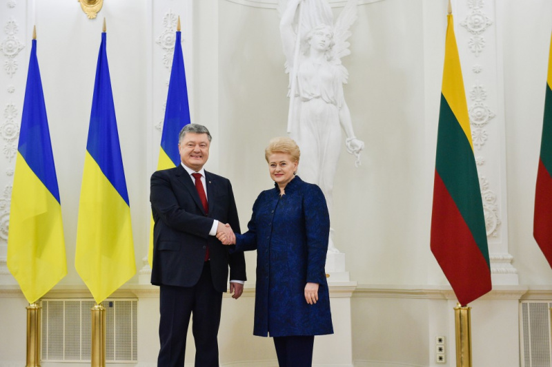 Порошенко начал встречу с президентом Литвы
