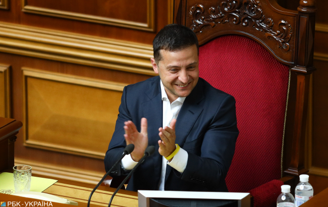 Конституционный переполох: как Рада под присмотром Зеленского меняла Основной закон