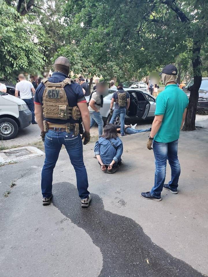 Под предлогом свиданий: в Одессе группа преступников похищала богатых мужчин (фото)