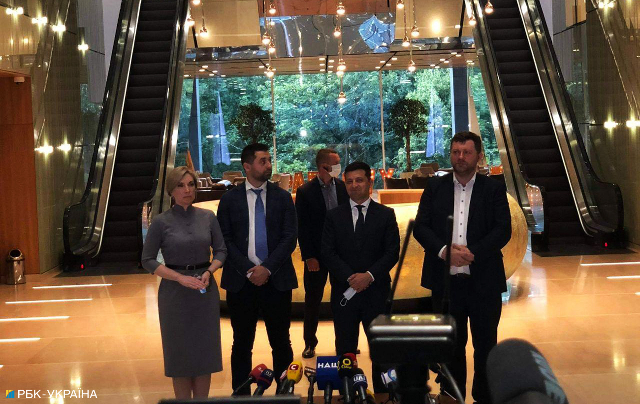 Брифинг "Слуги народа"