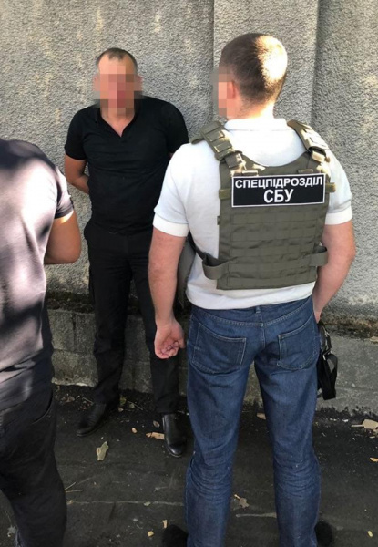 В Одессе на взятке разоблачили чиновника облуправления полиции