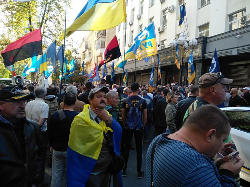 В Киеве беспорядки под ГПУ