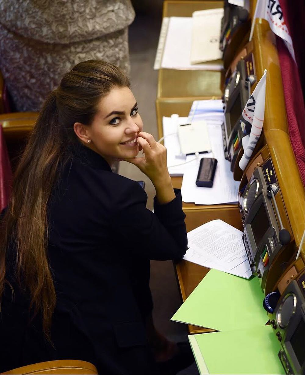 У Києві зухвало пограбували гламурну екс-депутатку: усі деталі