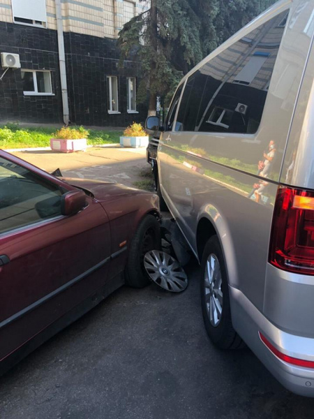 Прослушка Холодницкого: под зданием САП произошла стычка с полицией и спецназом НАБУ (видео)