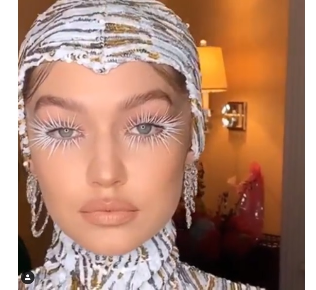 Джіджі і Белла Хадід на Met Gala 2019: спокусливий ангел і чуттєвий демон