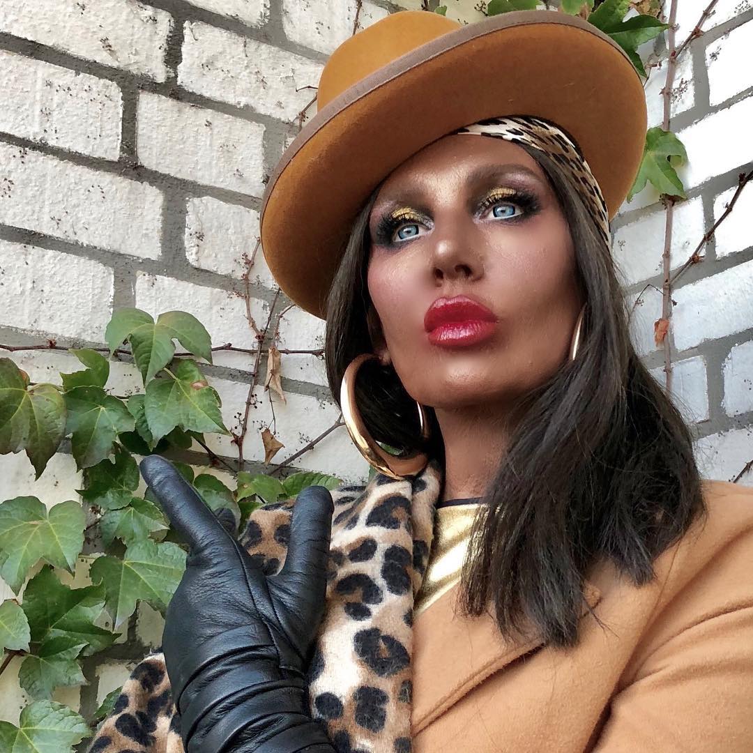 "Класна мулаточка": українська телеведуча змінила колір шкіри (фото)