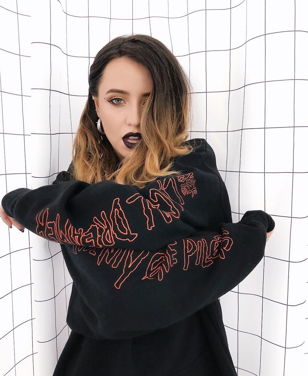 "Кайф": звезда группы "Время и Стекло" поразила поклонников яркими фото