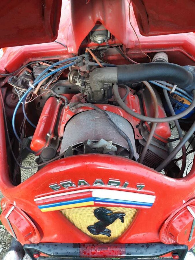 "Запорожець" перетворили на болід Ferrari і виставили на продаж: фото "монстра"