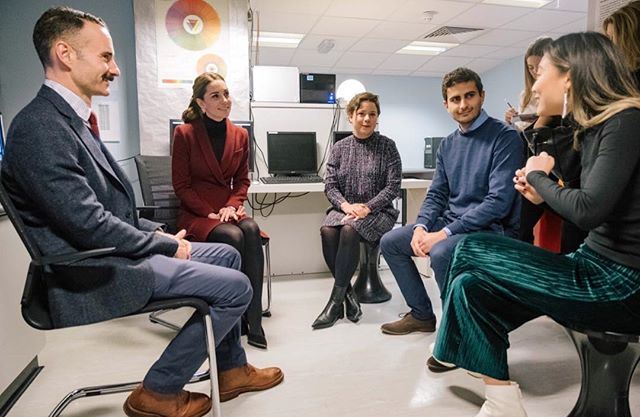 Кейт Миддлтон вышла в свет в элегантном наряде