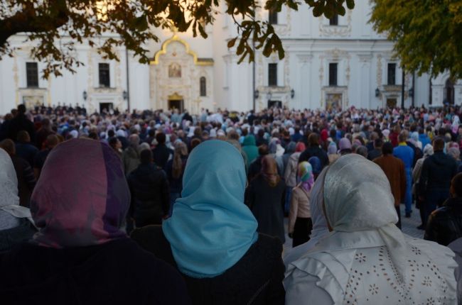 Покров без крови: как правые отметили день УПА и не пошли штурмовать Лавру