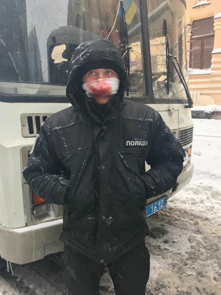 В столкновениях под Радой 7 полицейских получили травмы