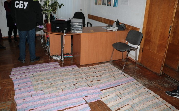 У Харківській області СБУ викрила на хабарі підполковника поліції