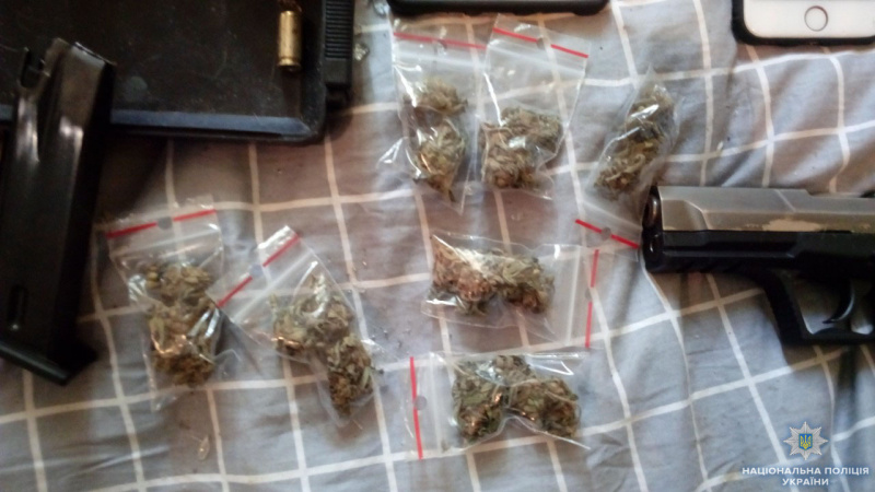 У Херсоні поліцейські затримали подружжя яке торгувало наркотиками