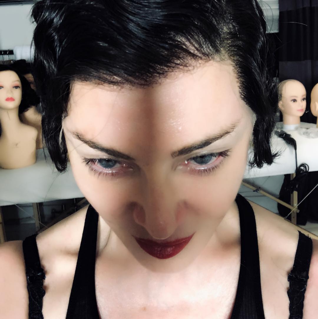 Новое лицо Мадонны: певица сделала пластику и стала брюнеткой